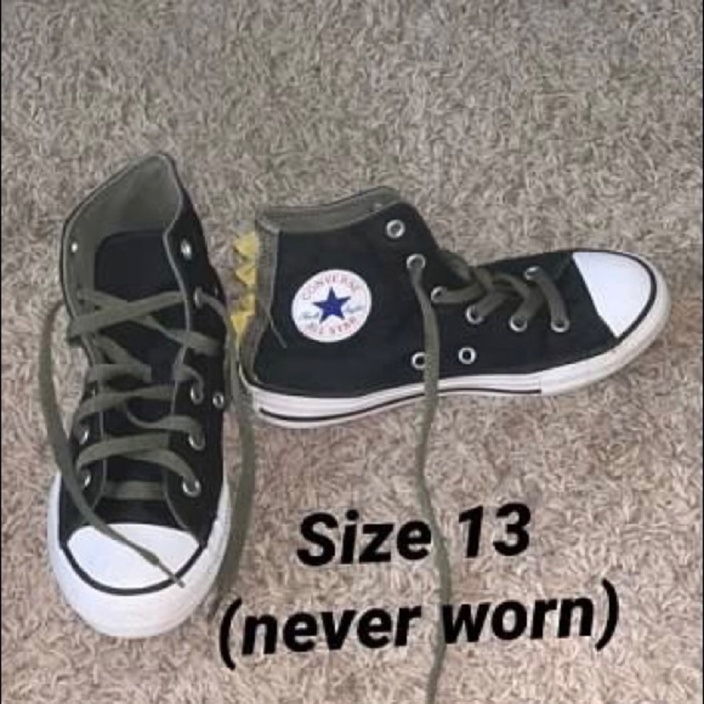 Boys Dino converse